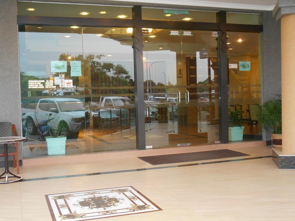 Sai Villa Hotel Near Klia & Klia2 Nilai Extérieur photo