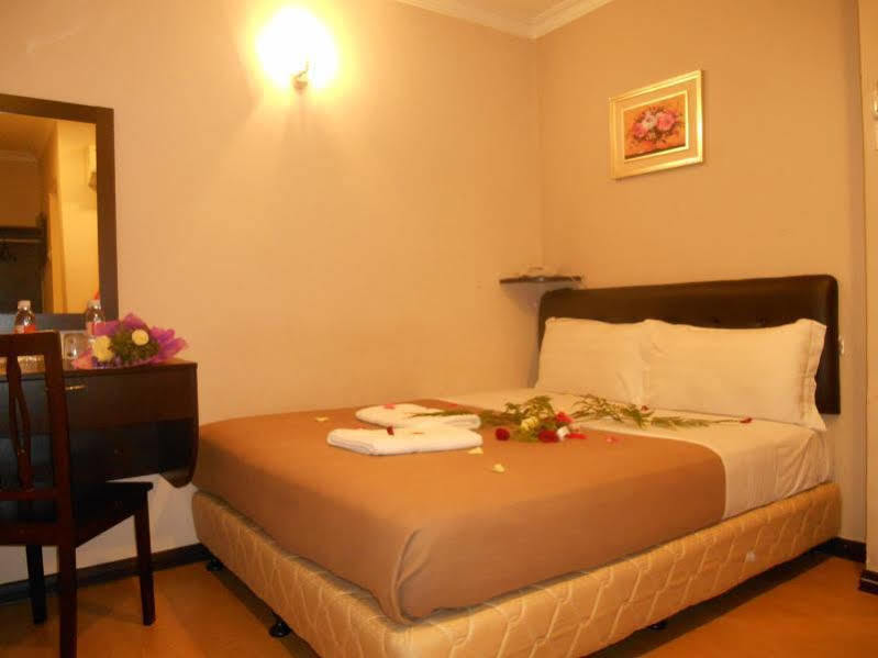 Sai Villa Hotel Near Klia & Klia2 Nilai Extérieur photo